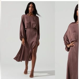 ASTR The Label | Marin Dolman Sleeve Midi Dress
